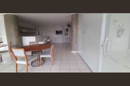 Apartamento para alugar com 55m², 2 quartos e 1 vaga Apartamento para alugar com 55m², 2 quartos e 1 vagaÁrea comum - Salão de Festas
