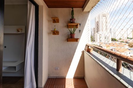 Apartamento à venda com 82m², 3 quartos e 2 vagas Apartamento à venda com 82m², 3 quartos e 2 vagasVaranda