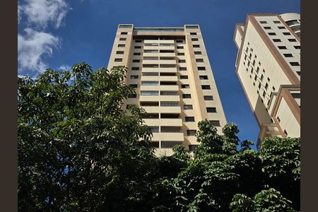 Apartamento à venda com 82m², 3 quartos e 2 vagas Apartamento à venda com 82m², 3 quartos e 2 vagasFachada