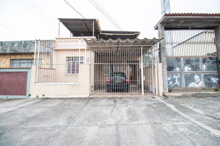 Casa para alugar com 200m², 3 quartos e sem vaga Casa para alugar com 200m², 3 quartos e sem vagaFachada