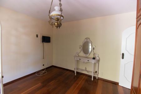 Casa para alugar com 441m², 5 quartos e 1 vagaQuarto 4