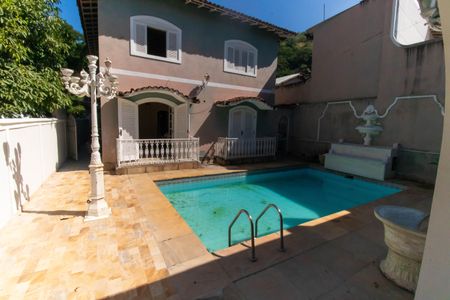 Casa para alugar com 441m², 5 quartos e 1 vagaÁrea externa
