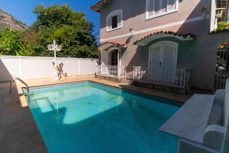 Casa para alugar com 441m², 5 quartos e 1 vagaÁrea externa