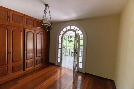 Casa para alugar com 441m², 5 quartos e 1 vagaQuarto 4