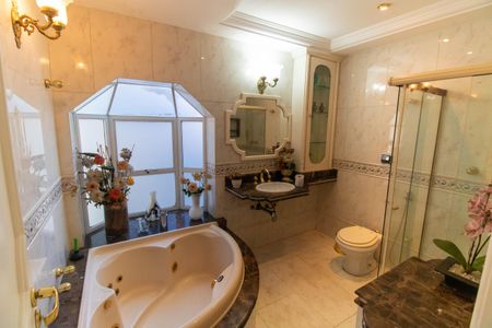 Casa para alugar com 441m², 5 quartos e 1 vagaBanheiro 2