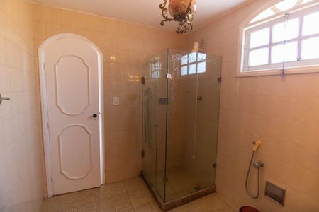 Casa para alugar com 441m², 5 quartos e 1 vagaBanheiro da Suíte