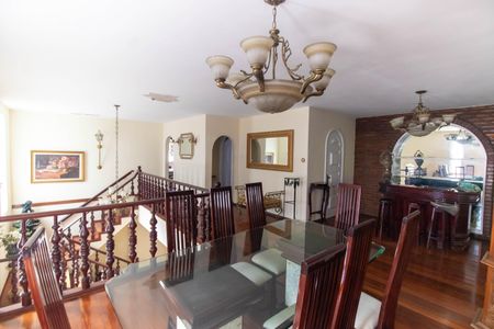 Casa para alugar com 441m², 5 quartos e 1 vagaSala