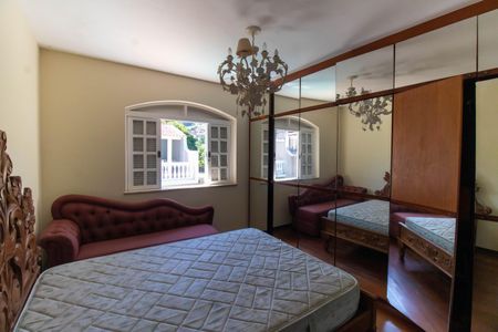 Casa para alugar com 441m², 5 quartos e 1 vagaSuíte 