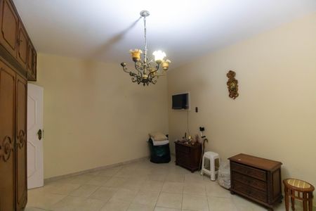 Casa para alugar com 441m², 5 quartos e 1 vagaQuarto 1