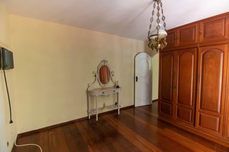 Casa para alugar com 441m², 5 quartos e 1 vagaQuarto 4
