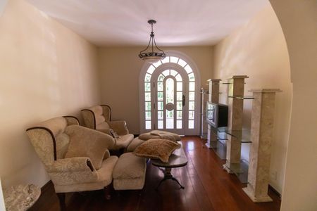 Casa para alugar com 441m², 5 quartos e 1 vagaSala