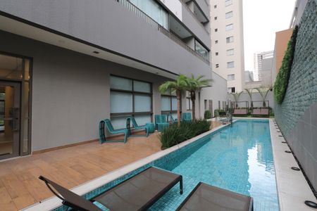 Studio à venda com 25m², 1 quarto e sem vaga Studio à venda com 25m², 1 quarto e sem vagaÁrea comum - Piscina