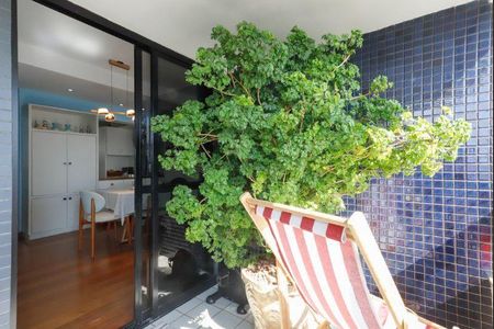 Apartamento à venda com 107m², 3 quartos e 2 vagas