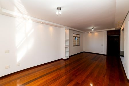 Sala de apartamento à venda com 3 quartos, 133m² em Sagrada Família, Belo Horizonte