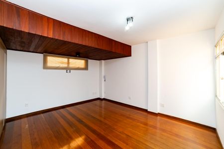 Apartamento à venda com 133m², 3 quartos e 2 vagas Apartamento à venda com 133m², 3 quartos e 2 vagasSuíte