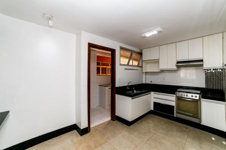 Apartamento à venda com 133m², 3 quartos e 2 vagas Apartamento à venda com 133m², 3 quartos e 2 vagasCozinha