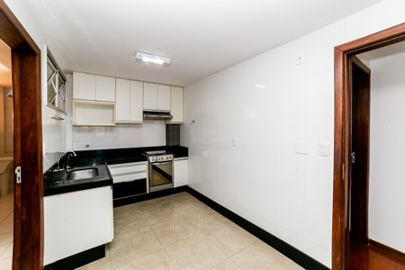 Apartamento à venda com 133m², 3 quartos e 2 vagas Apartamento à venda com 133m², 3 quartos e 2 vagasCozinha