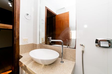 Apartamento à venda com 133m², 3 quartos e 2 vagas Apartamento à venda com 133m², 3 quartos e 2 vagasBanheiro da Suíte