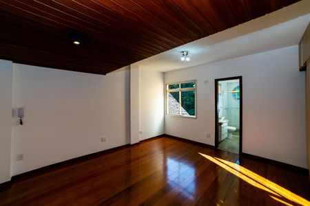 Apartamento à venda com 133m², 3 quartos e 2 vagas Apartamento à venda com 133m², 3 quartos e 2 vagasSuíte