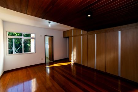 Apartamento à venda com 133m², 3 quartos e 2 vagas Apartamento à venda com 133m², 3 quartos e 2 vagasSuíte