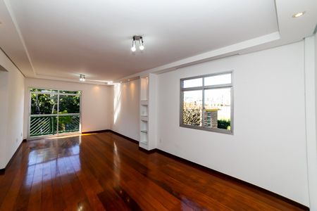 Sala de apartamento à venda com 3 quartos, 133m² em Sagrada Família, Belo Horizonte