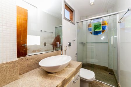 Apartamento à venda com 133m², 3 quartos e 2 vagas Apartamento à venda com 133m², 3 quartos e 2 vagasBanheiro da Suíte