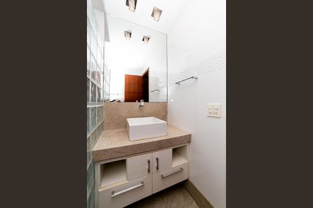 Apartamento à venda com 133m², 3 quartos e 2 vagas Apartamento à venda com 133m², 3 quartos e 2 vagasBanheiro Social
