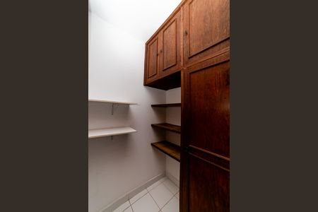 Apartamento à venda com 133m², 3 quartos e 2 vagas Apartamento à venda com 133m², 3 quartos e 2 vagasQuarto de Serviço
