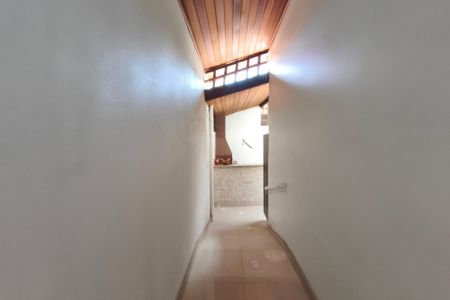 Casa à venda com 270m², 3 quartos e 5 vagasCorredor - Quintal