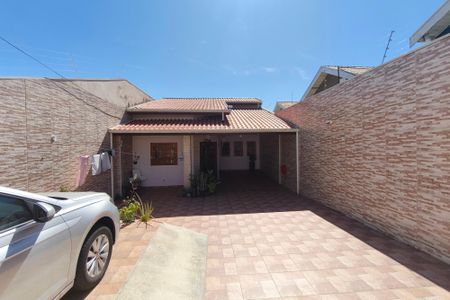 Casa à venda com 270m², 3 quartos e 5 vagasQuintal - Garagem