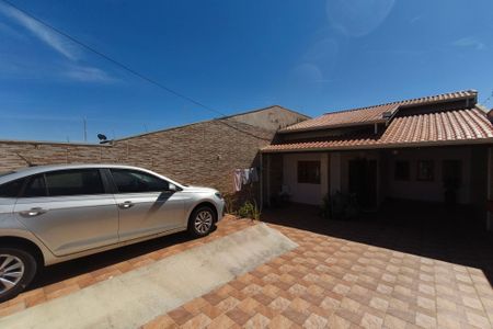 Casa à venda com 270m², 3 quartos e 5 vagasQuintal - Garagem