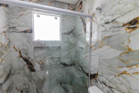 Banheiro de casa à venda com 2 quartos, 71m² em Jardim Umarizal, São Paulo
