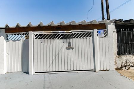 Casa à venda com 71m², 2 quartos e 1 vaga Casa à venda com 71m², 2 quartos e 1 vagaFachada