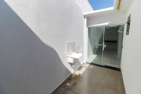 Casa à venda com 71m², 2 quartos e 1 vaga Casa à venda com 71m², 2 quartos e 1 vagaÁrea de Serviço