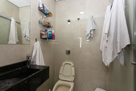 Apartamento à venda com 114m², 3 quartos e 2 vagas Apartamento à venda com 114m², 3 quartos e 2 vagasBanheiro da Suíte