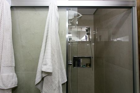 Apartamento à venda com 114m², 3 quartos e 2 vagas Apartamento à venda com 114m², 3 quartos e 2 vagasBanheiro da Suíte