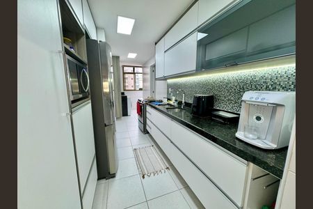 Cozinha de apartamento à venda com 3 quartos, 116m² em Charitas, Niterói