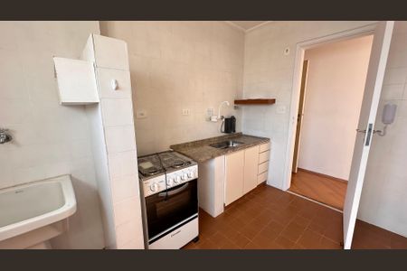 Sala/Cozinha de apartamento para alugar com 1 quarto, 42m² em Campo Belo, São Paulo