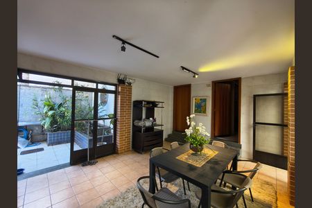 Casa à venda com 350m², 5 quartos e 4 vagas