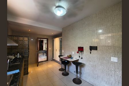 Casa à venda com 350m², 5 quartos e 4 vagas