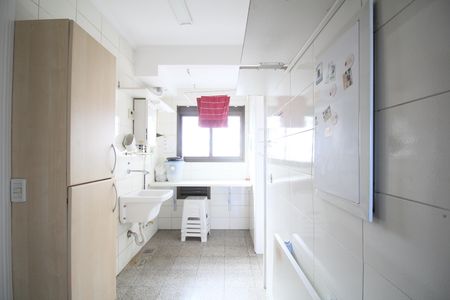 Apartamento à venda com 225m², 4 quartos e 4 vagasCozinha - Armários