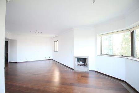 Apartamento à venda com 225m², 4 quartos e 4 vagasSala