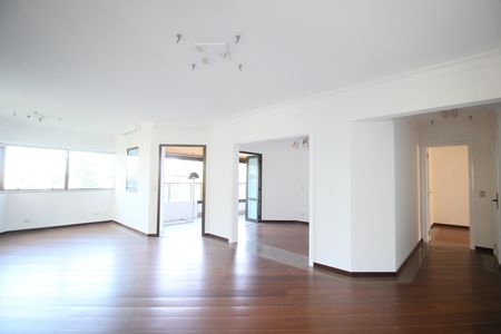Apartamento à venda com 225m², 4 quartos e 4 vagasSala