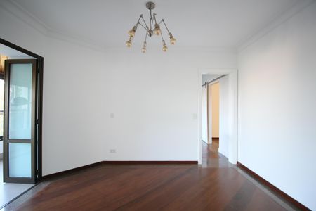 Apartamento à venda com 225m², 4 quartos e 4 vagasSala