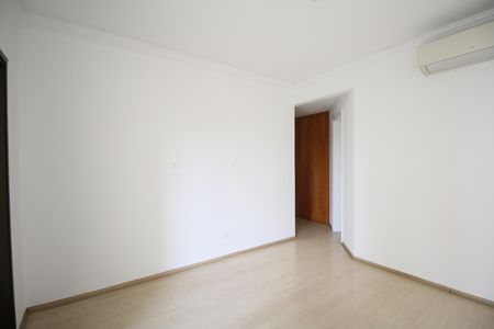 Apartamento à venda com 225m², 4 quartos e 4 vagasSuíte 3