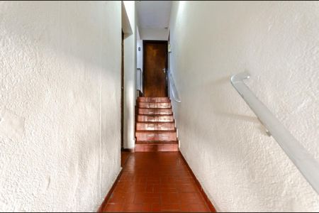 Casa para alugar com 55m², 2 quartos e sem vaga Casa para alugar com 55m², 2 quartos e sem vagaEscada