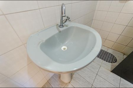 Casa para alugar com 55m², 2 quartos e sem vaga Casa para alugar com 55m², 2 quartos e sem vagaBanheiro