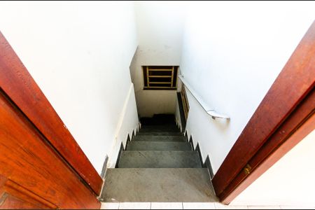 Casa para alugar com 55m², 2 quartos e sem vaga Casa para alugar com 55m², 2 quartos e sem vagaEscada