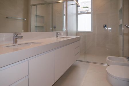 Apartamento para alugar com 177m², 3 quartos e 2 vagas Apartamento para alugar com 177m², 3 quartos e 2 vagasBanheiro Quarto 3 - Suíte Master