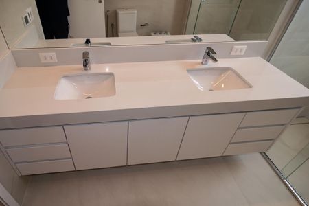 Apartamento para alugar com 177m², 3 quartos e 2 vagas Apartamento para alugar com 177m², 3 quartos e 2 vagasBanheiro Quarto 3 - Suíte Master